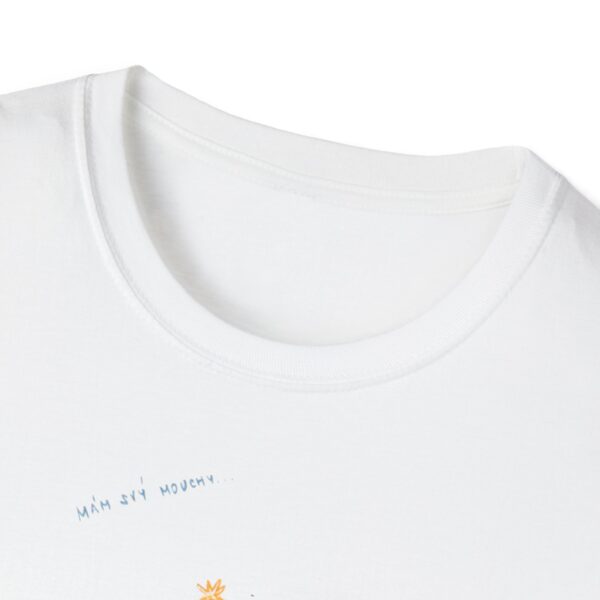 Mám svý mouchy - Casual Unisex Softstyle T-Shirt - Image 4